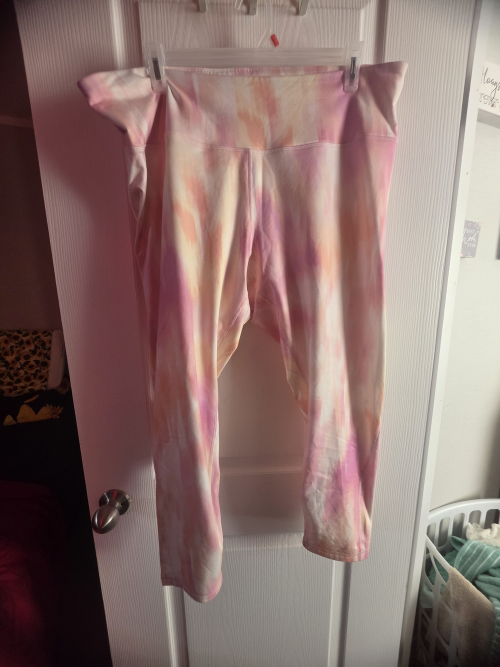 Old Navy Womens Pink & Peach Tie-Dye Capri Leggings